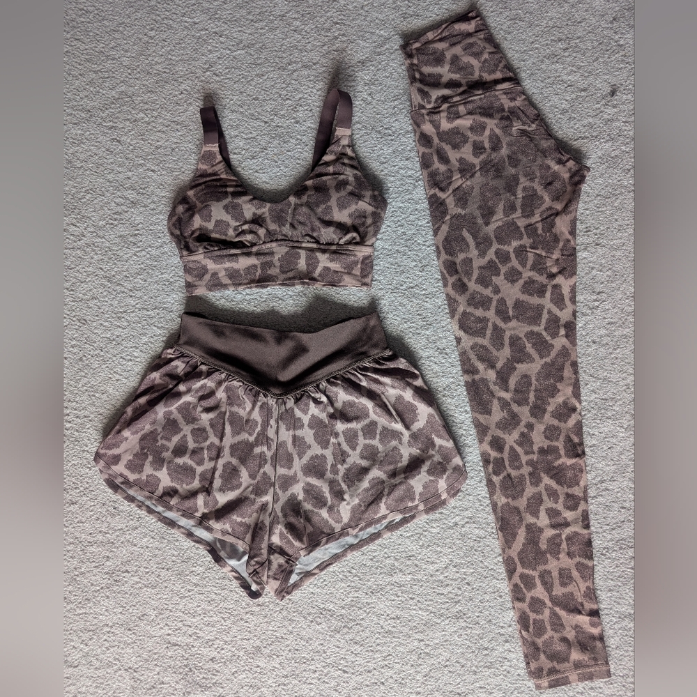 Offline By Aerie 3 Piece Matching Set: Sports Bra, Leggings, Shorts